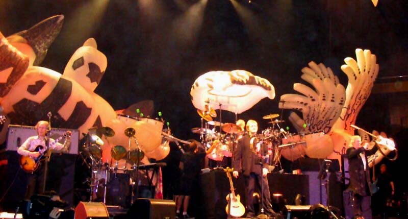 Yes live - 2004 (pic by Robert Forbes)