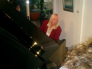 Rick playing piano @ The GIG Gallery
